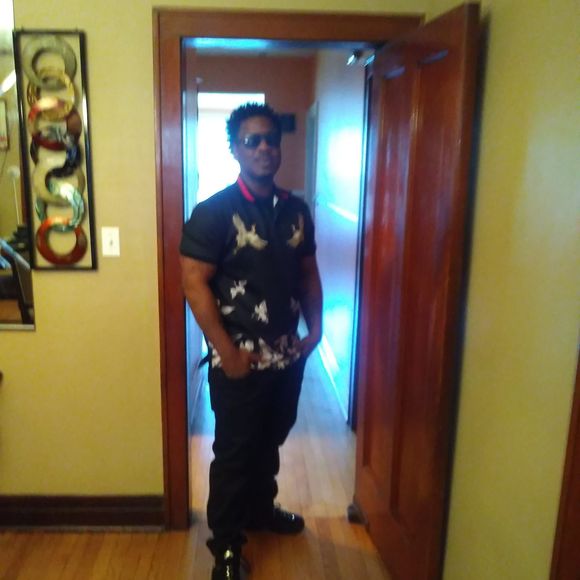 Meet your Posher, Tavaris - Picture 1 of 1